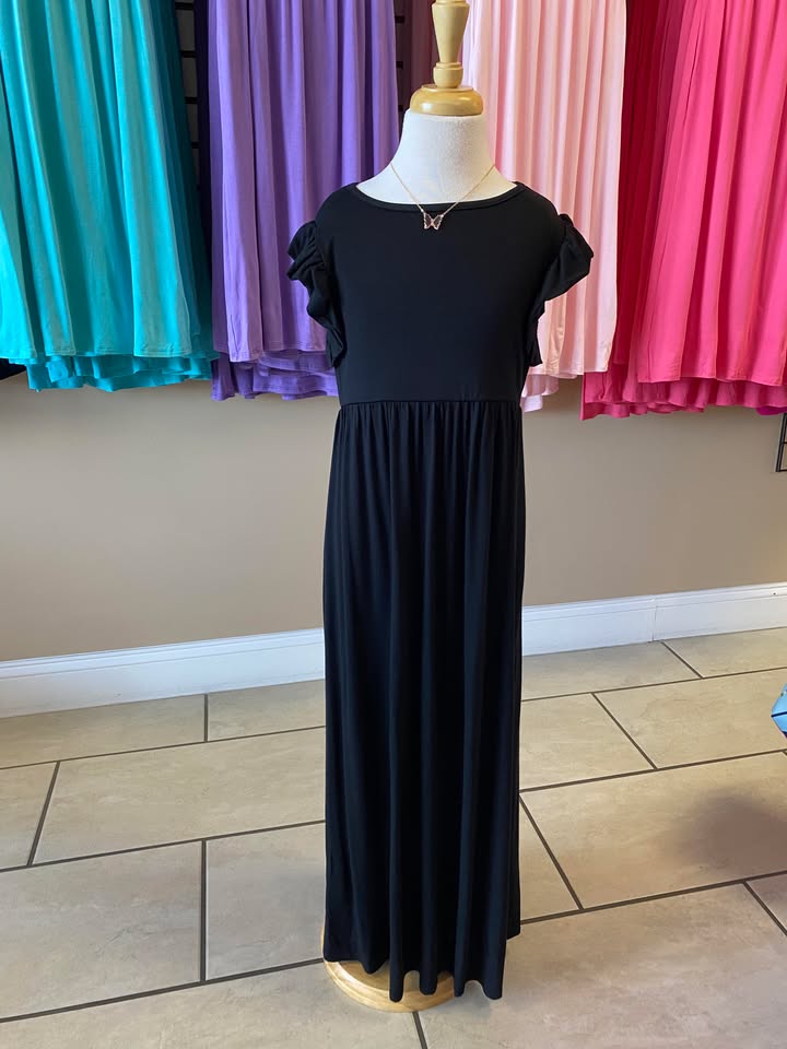 Girls Black Solid Ruffle Maxi Dress