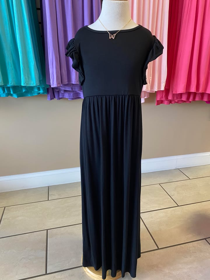 Girls Black Solid Ruffle Maxi Dress