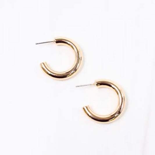 Caroline Hill Besty Hoop Earring Shiny Gold