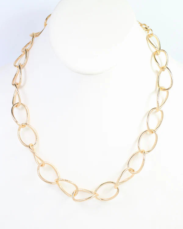 Caroline Hill Greenwich Textured Oval Chain Necklace GOLD