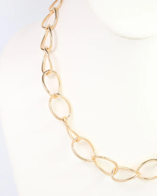 Caroline Hill Greenwich Textured Oval Chain Necklace GOLD