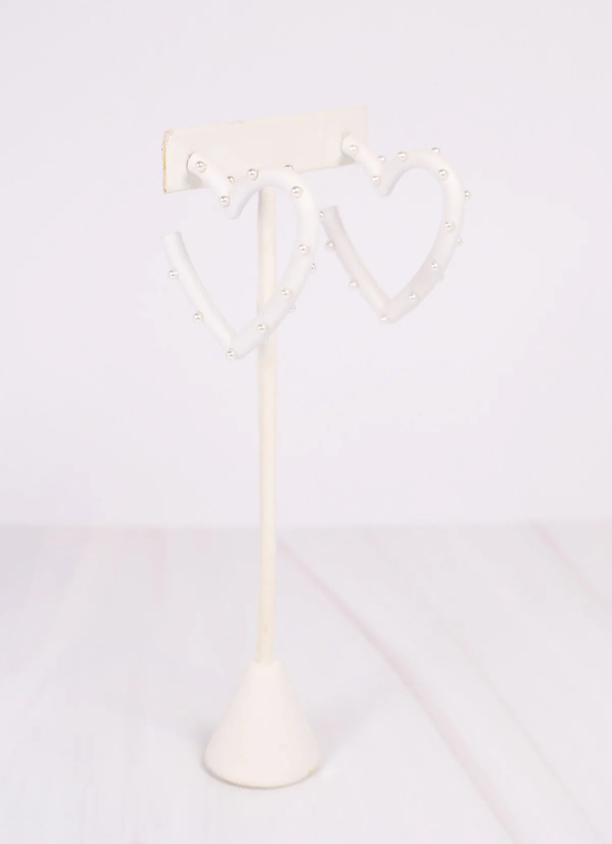 White Admirer Pearl Heart Earrings